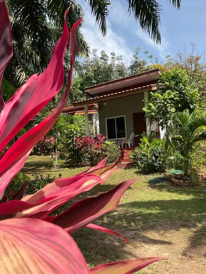 ** Semesteranläggning (resort) Mada Lanta Mai Keaw Hotell Ko Lanta Thailand
