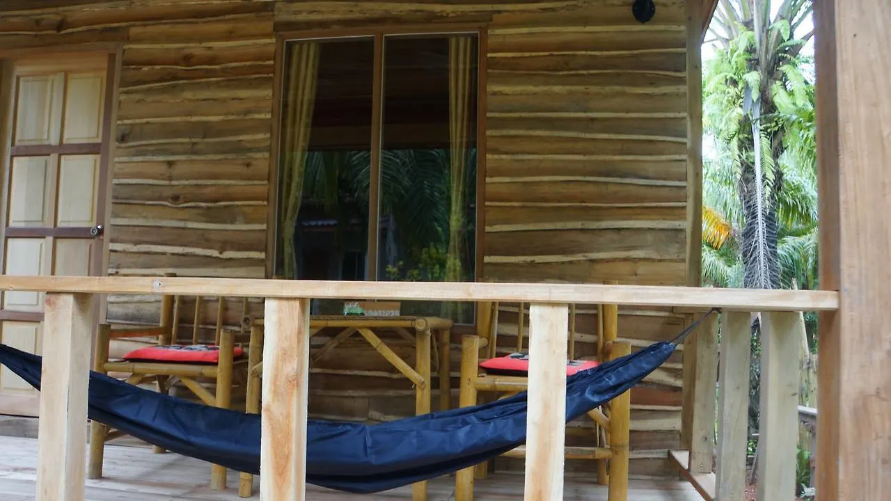 Hotel Mada Lanta Mai Keaw Ko Lanta 2*,